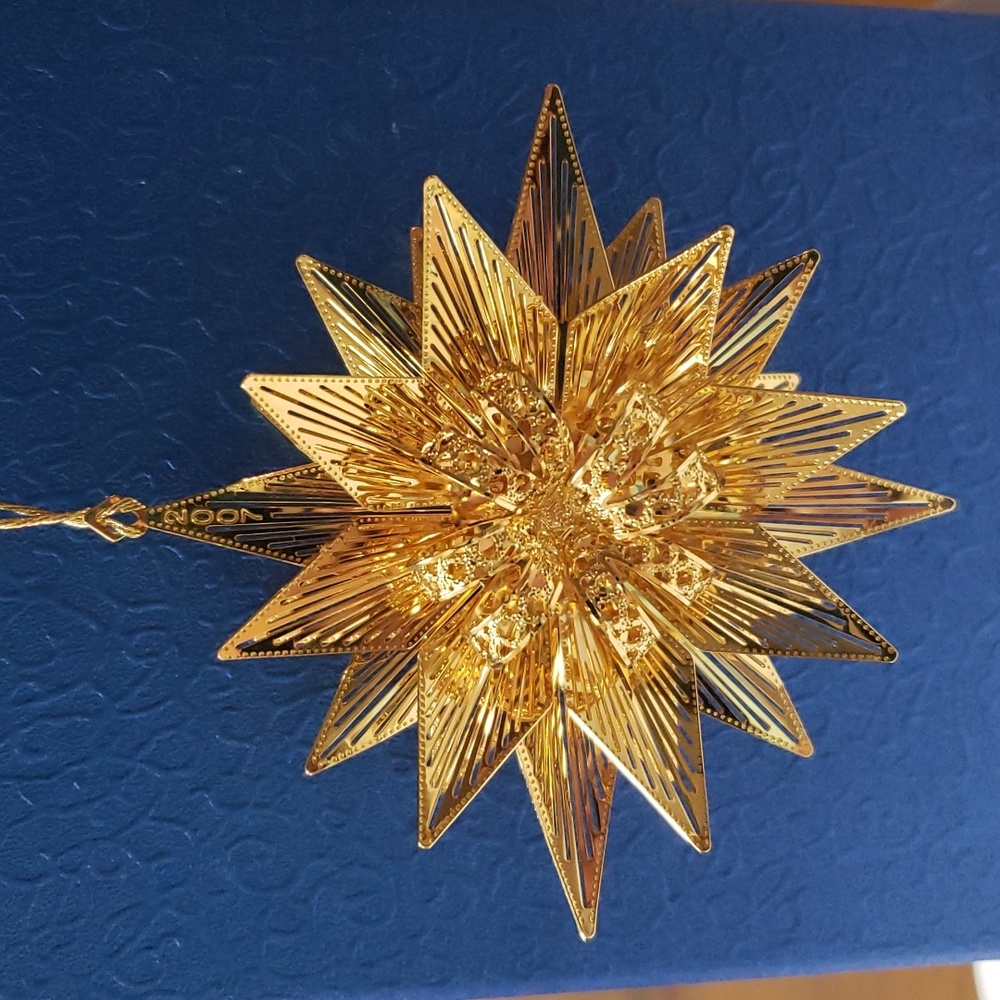 Danbury Mint Gold Ornament 2007 Star Bright